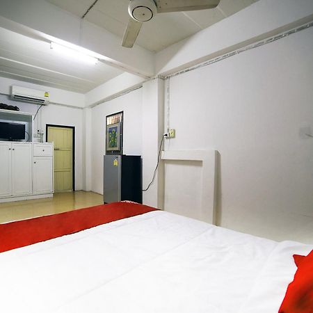 Oyo 560 Chang Hostel Suvarnabhumi Бангкок Экстерьер фото