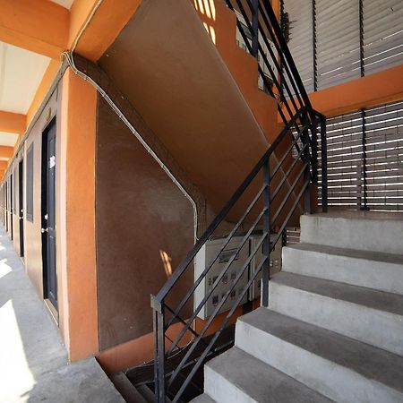 Oyo 560 Chang Hostel Suvarnabhumi Бангкок Экстерьер фото