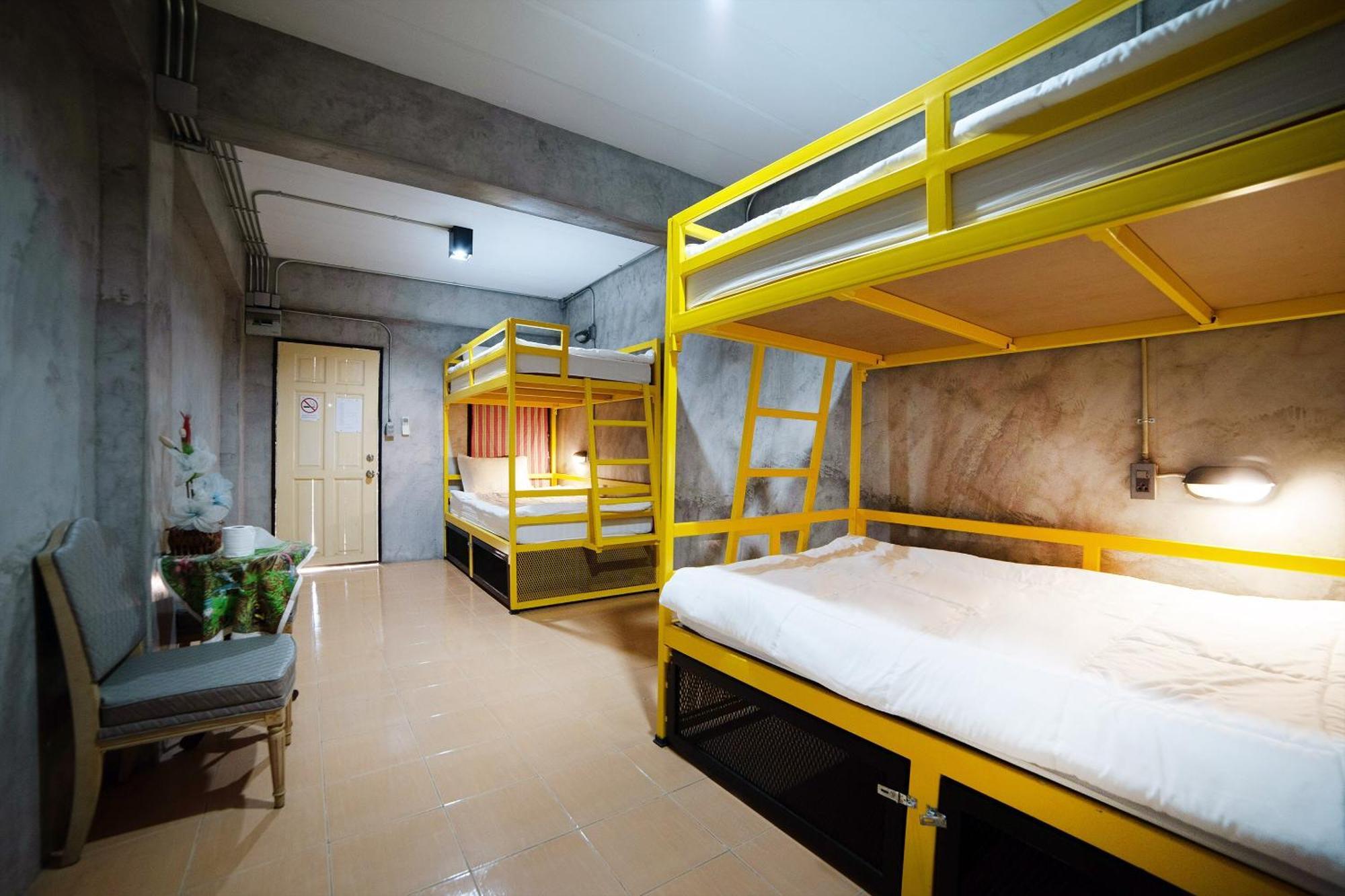 Oyo 560 Chang Hostel Suvarnabhumi Бангкок Экстерьер фото