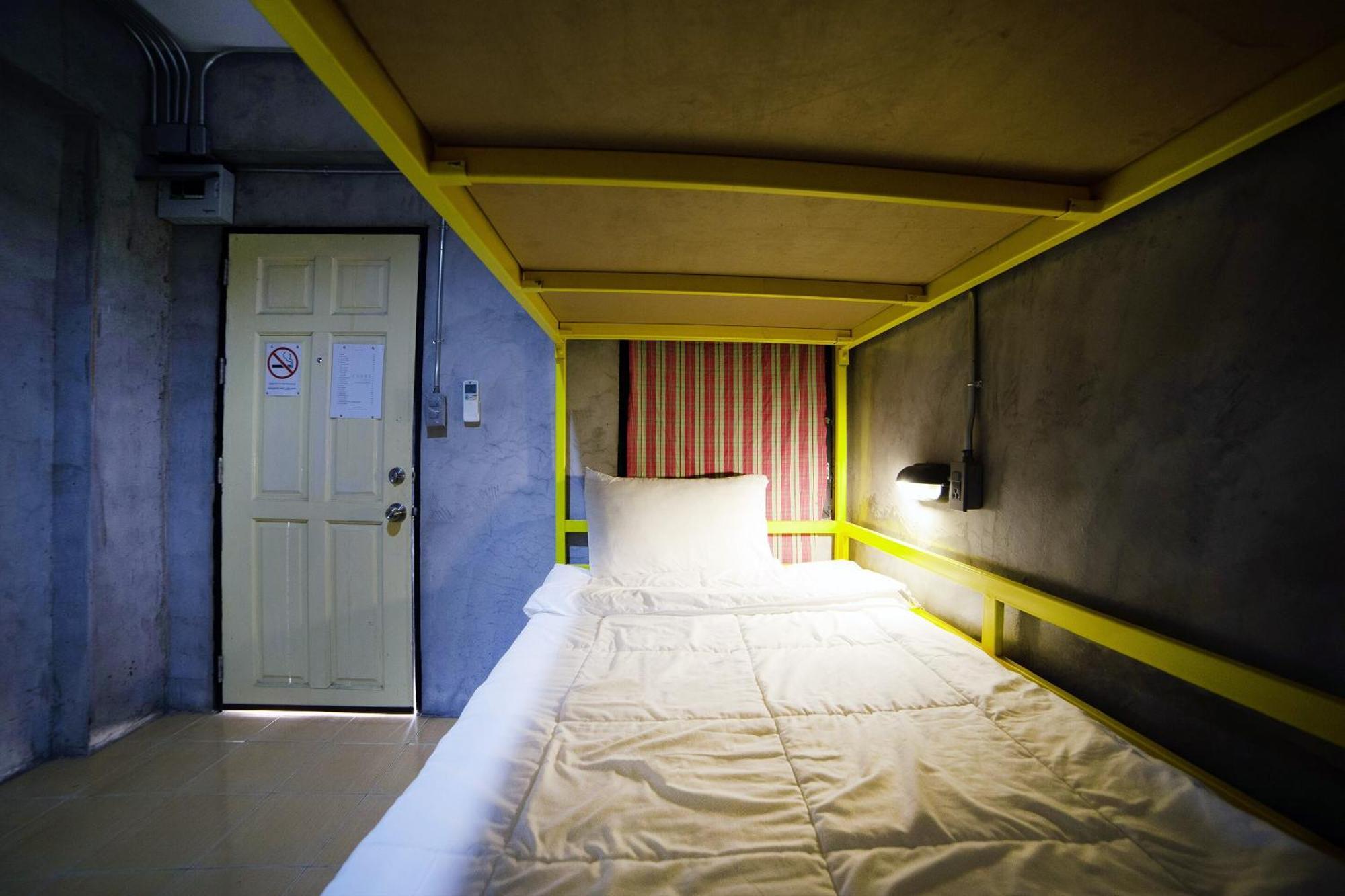 Oyo 560 Chang Hostel Suvarnabhumi Бангкок Экстерьер фото