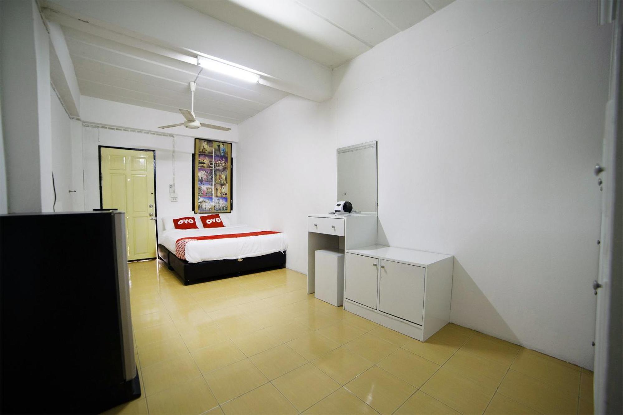 Oyo 560 Chang Hostel Suvarnabhumi Бангкок Экстерьер фото